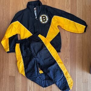 Boston Bruins NHL Vintage Hockey Windbreaker 2 Piece Set Kid's Youth Size 6